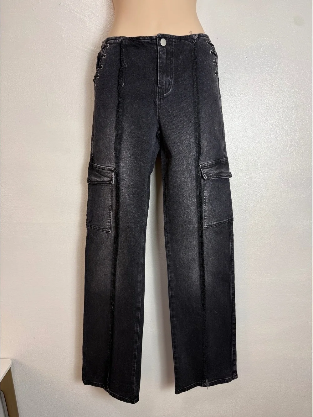 Fashion Nova Black Wide Leg Cargo Jeans with Side Pockets size Small